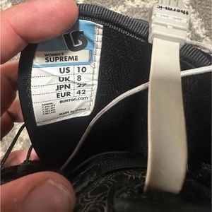 Burton womens supreme snowboard boots, worn for 2 pretty short seasons